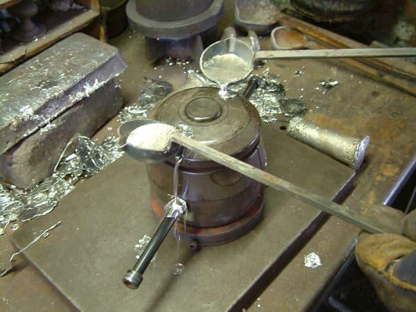 Artisan pewter baluster tankard by My Store, available in 1 pint and 1/2 pint sizes, featuring a classic design.